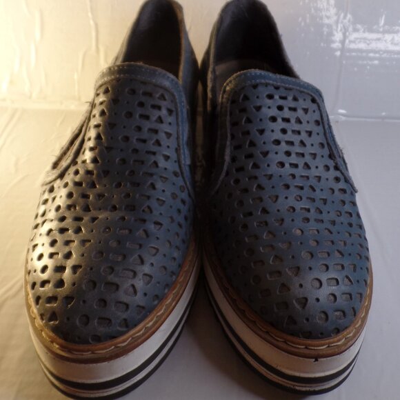 Summit Made in Italy Perforated Blue Leather Slip on Comfort Shoes Sz 8.5 -39 - Picture 3 of 15